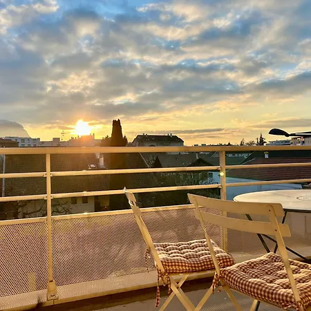 Apartment Pisana House - De Charme Confort Annemasse